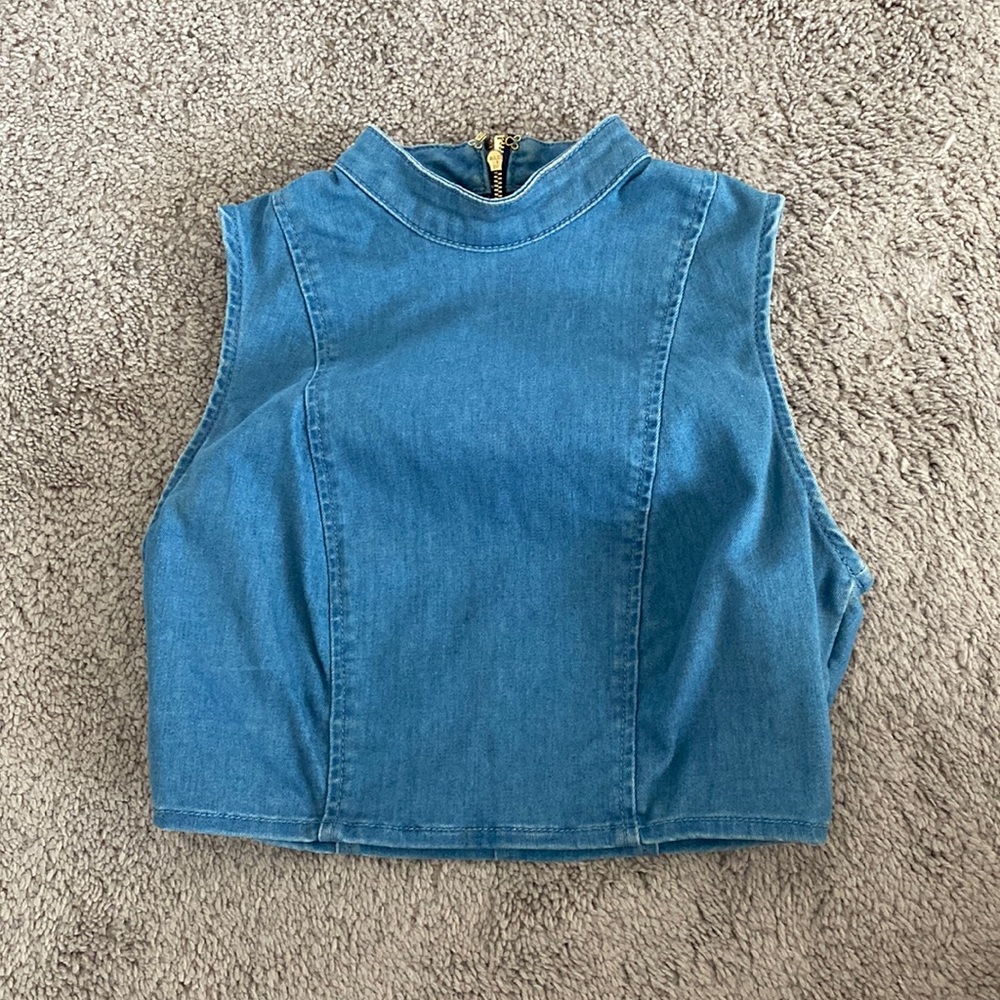 Women’s XXSmall Jean Guess crop top. Sleeveless